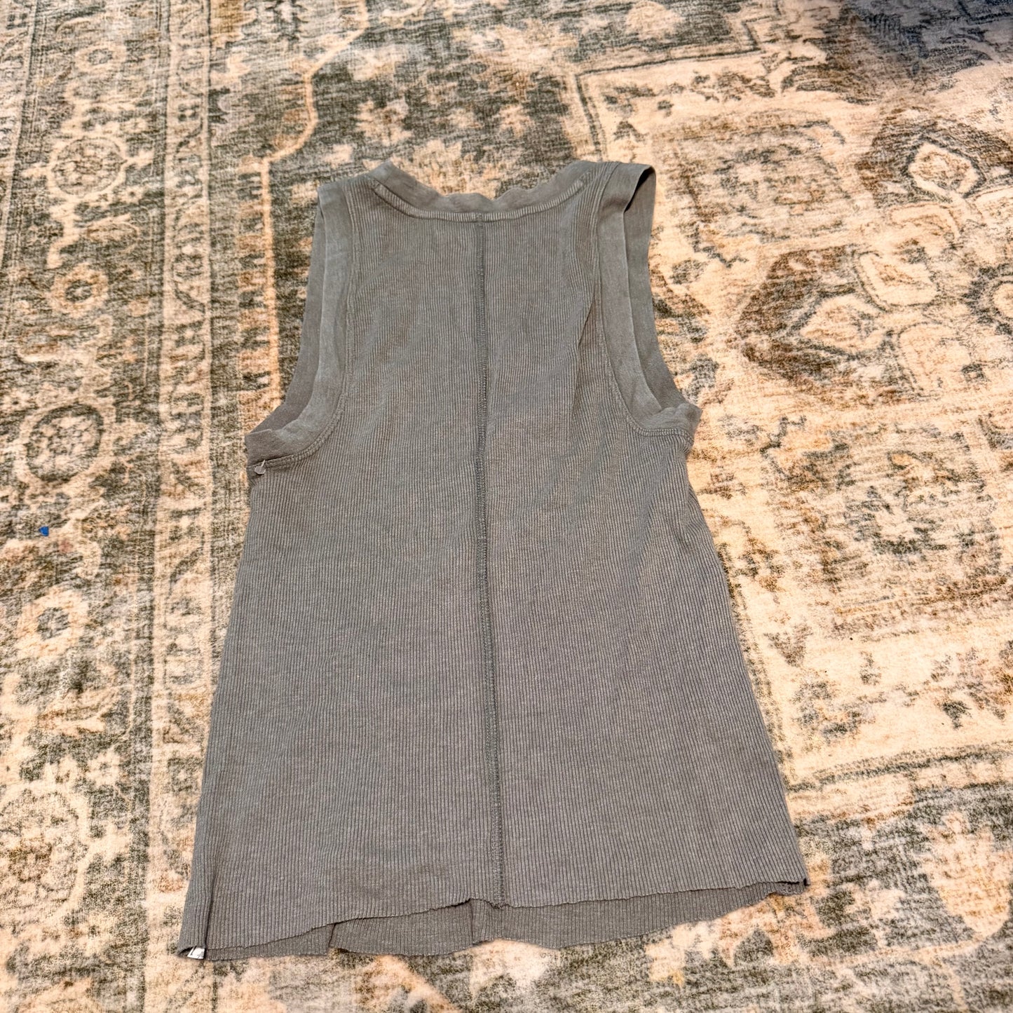 Aerie small can fit medium