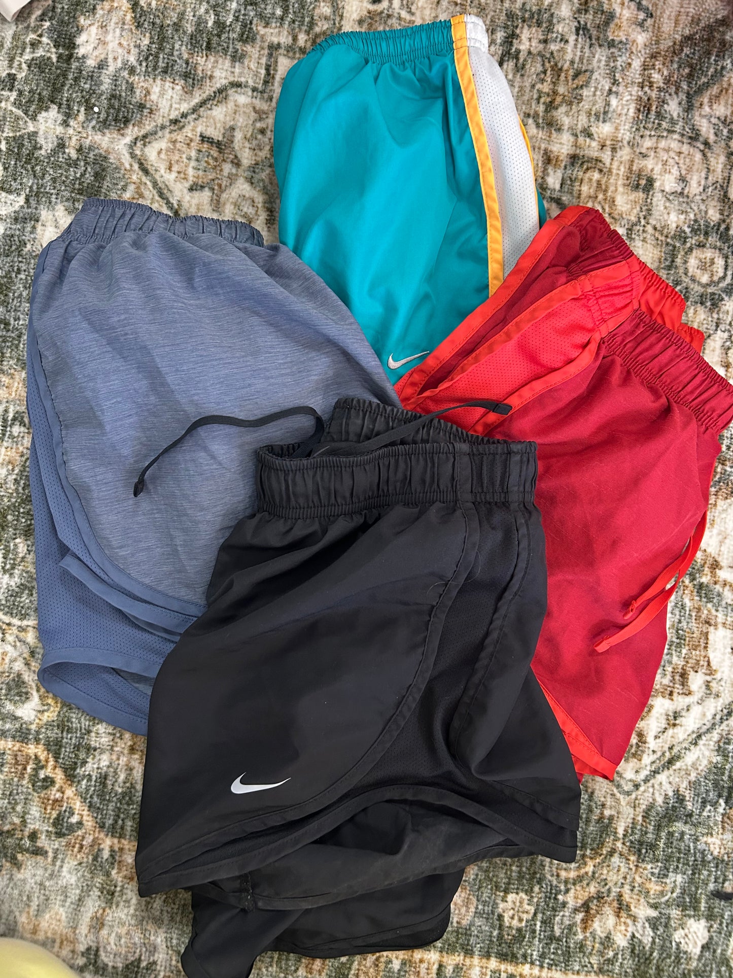 Nike small bundle (4) - perfect condition
