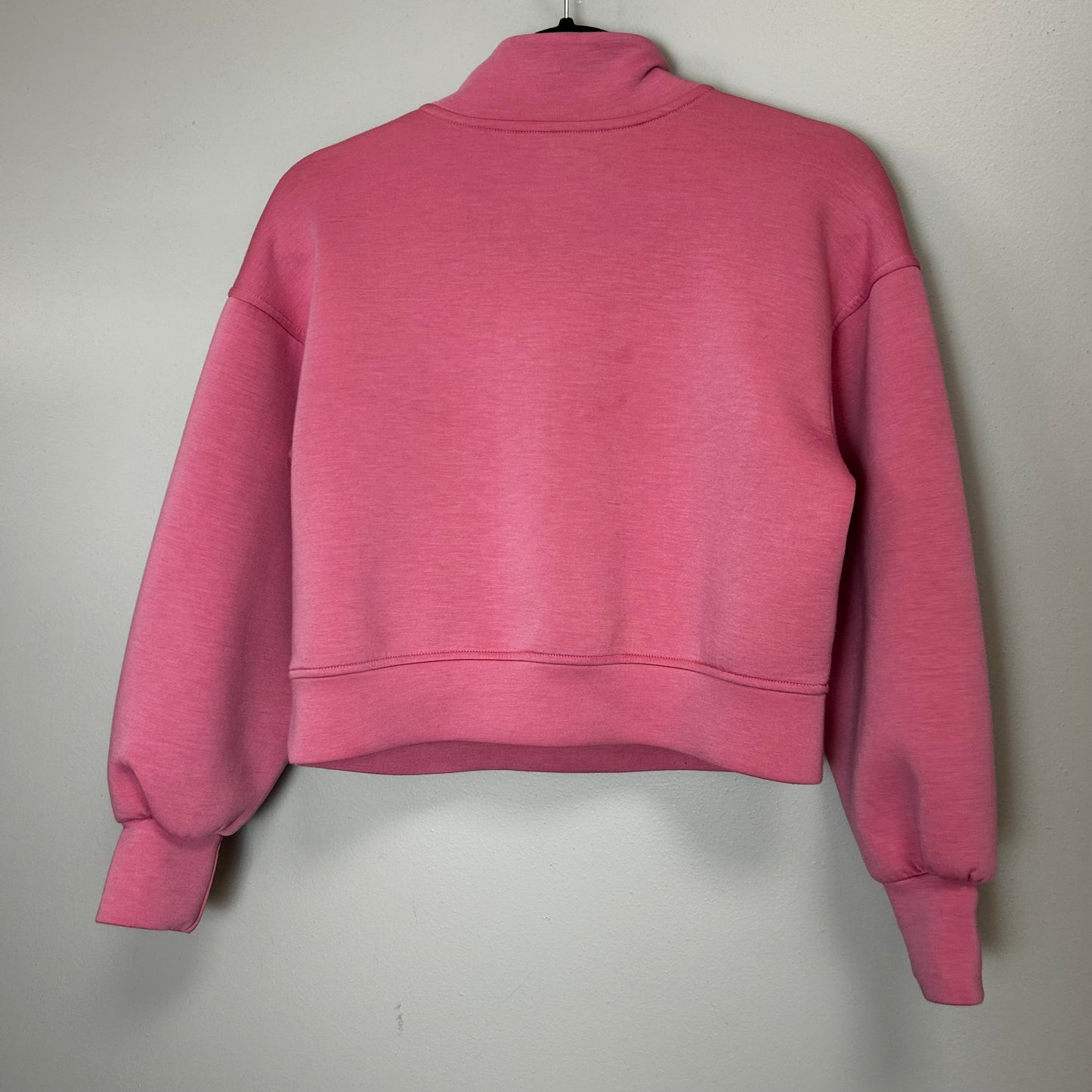 Girl 10/12 old navy active bounce pullover dropped but not a crop top
