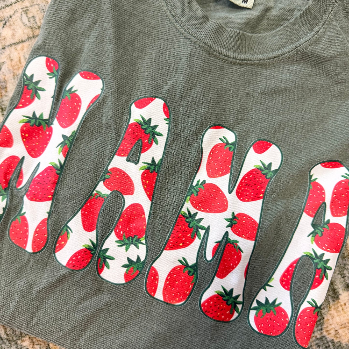 Comfort colors medium Mama strawberry tee NWOT