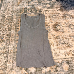 Aerie small can fit medium