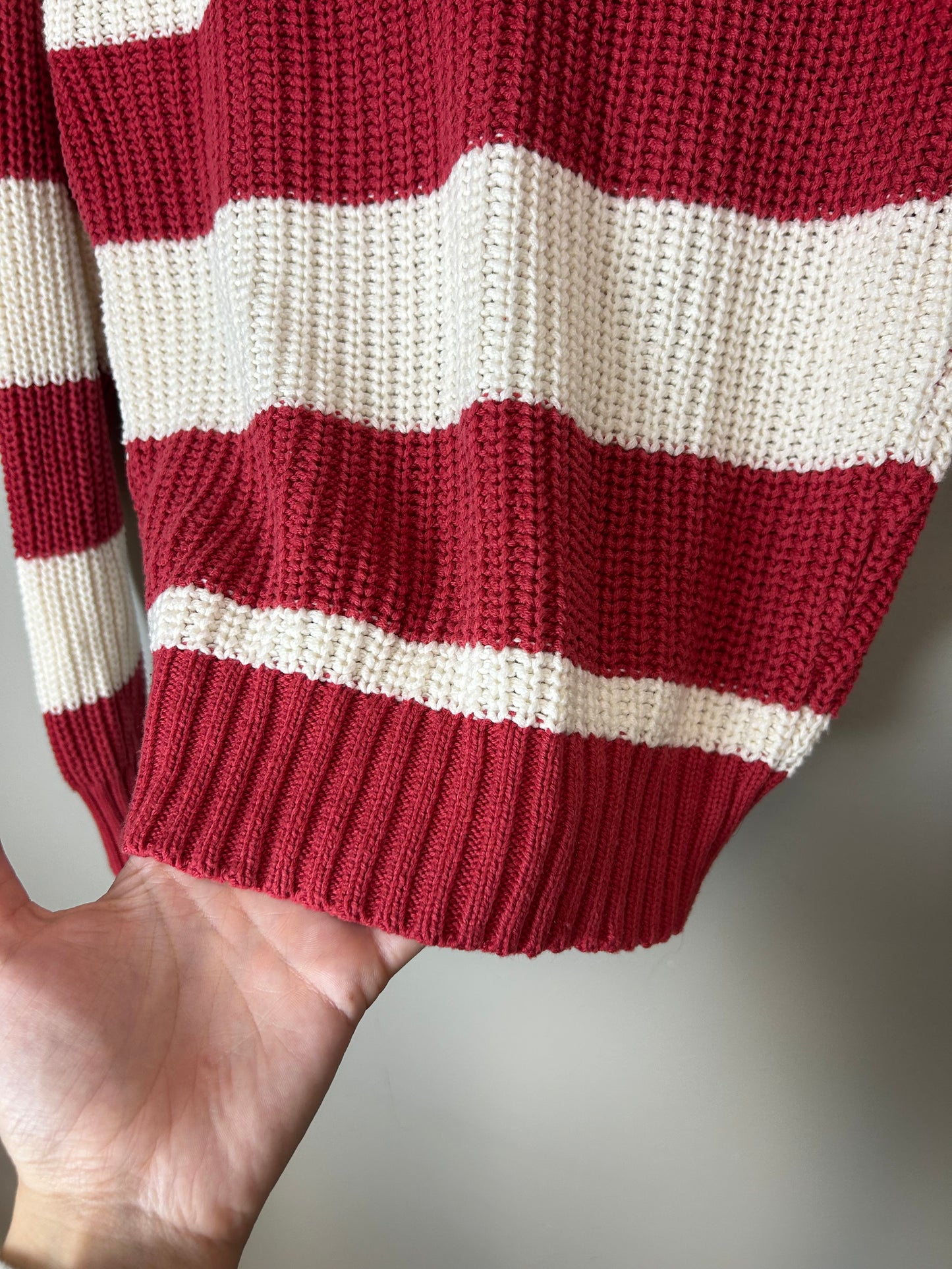 American Eagle Knit Sweater size XS