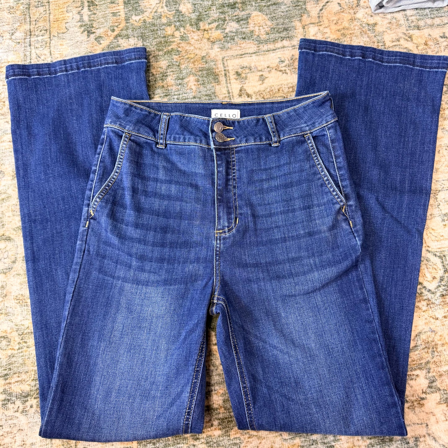 Cello bootcut size 11 w/ some stretch