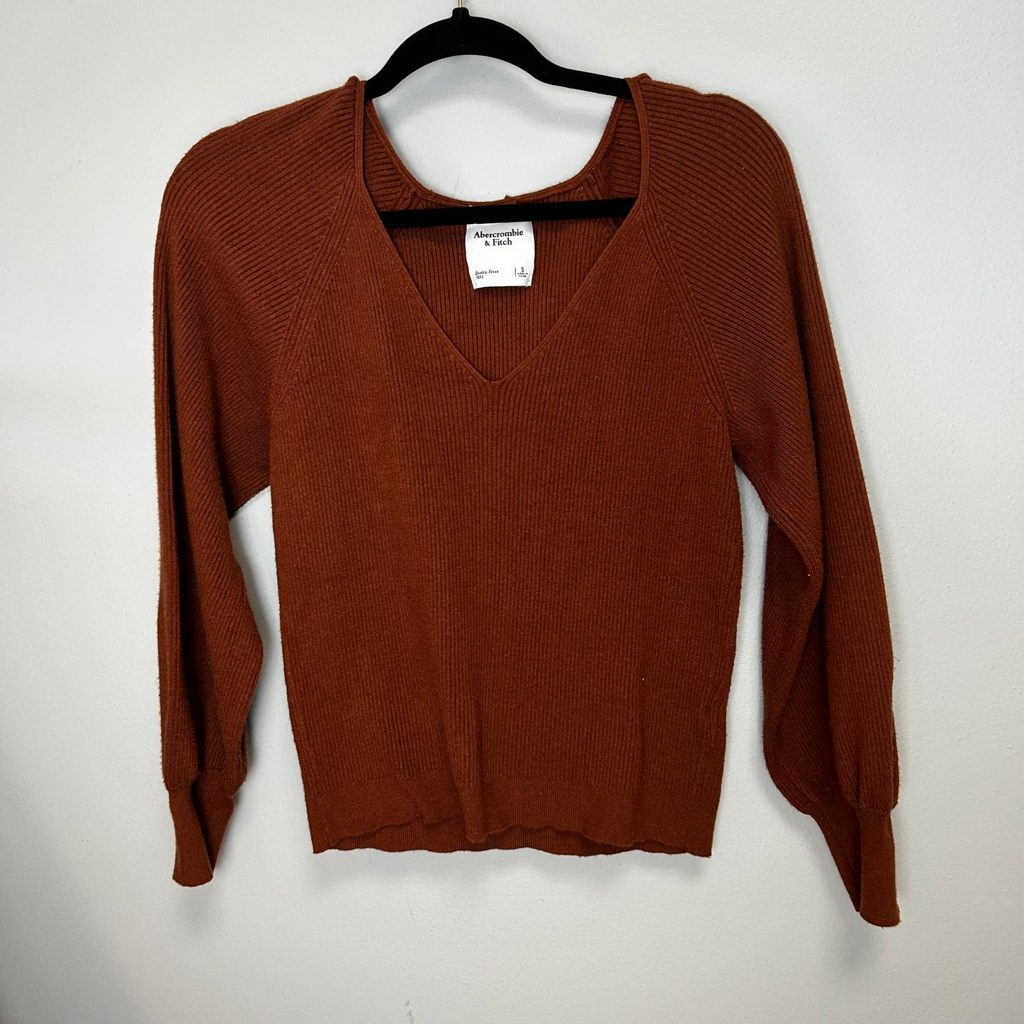 Abercrombie & Fitch small v neck sweater