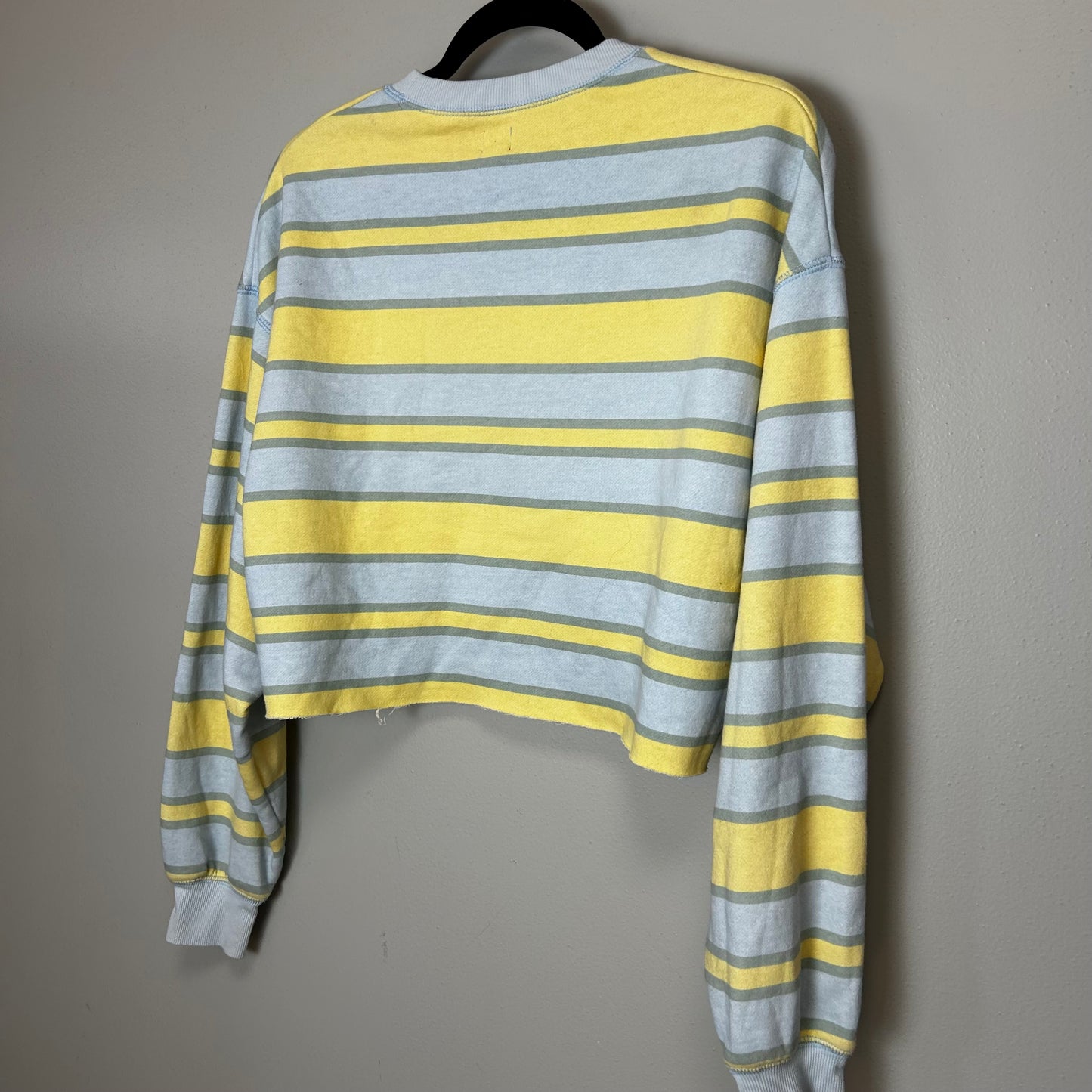 BDG cropped Crewneck small slightly oversized