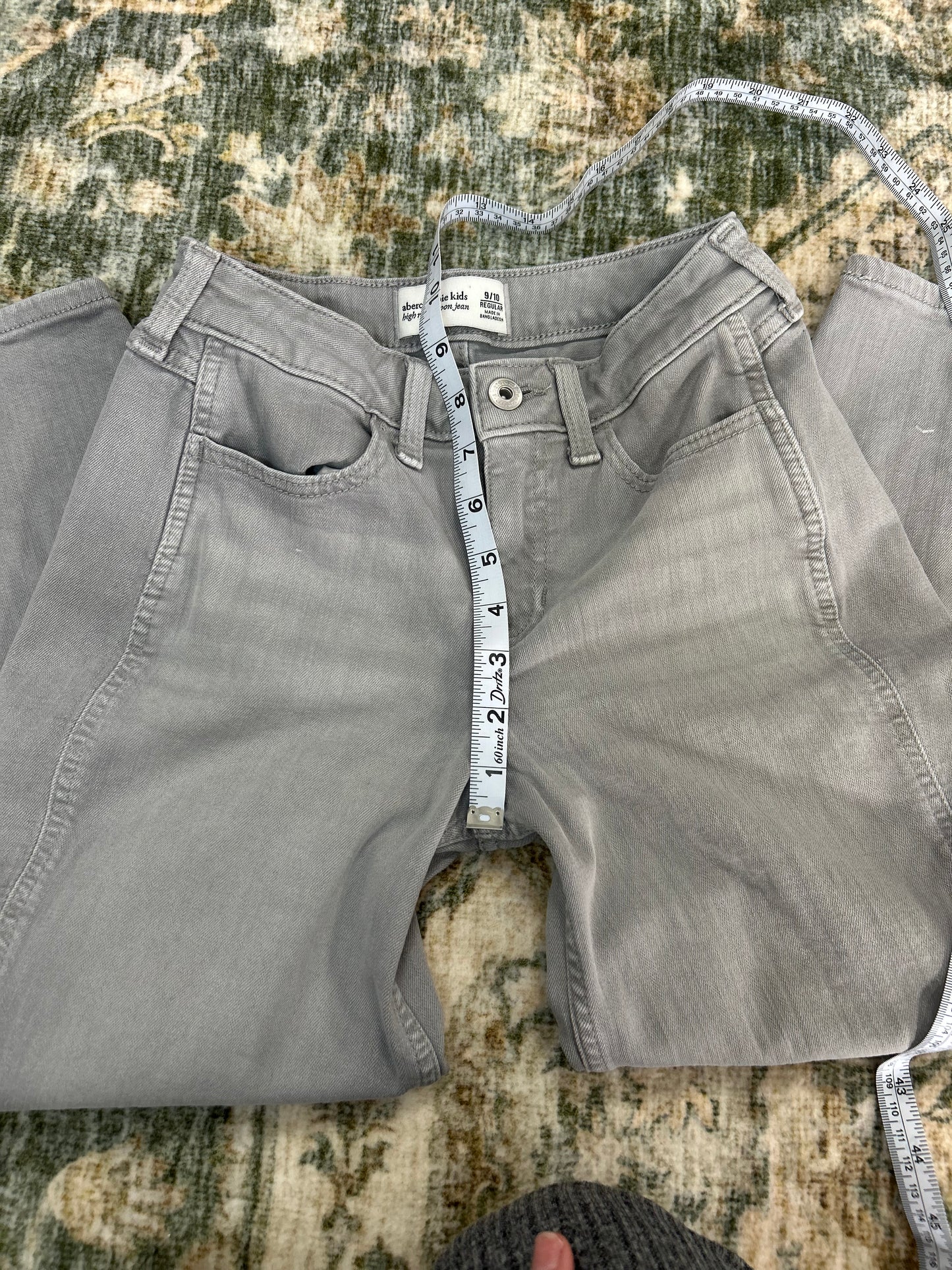 Kids Abercrombie 9/10 ballon high rise jeans - have stretch, no flaws