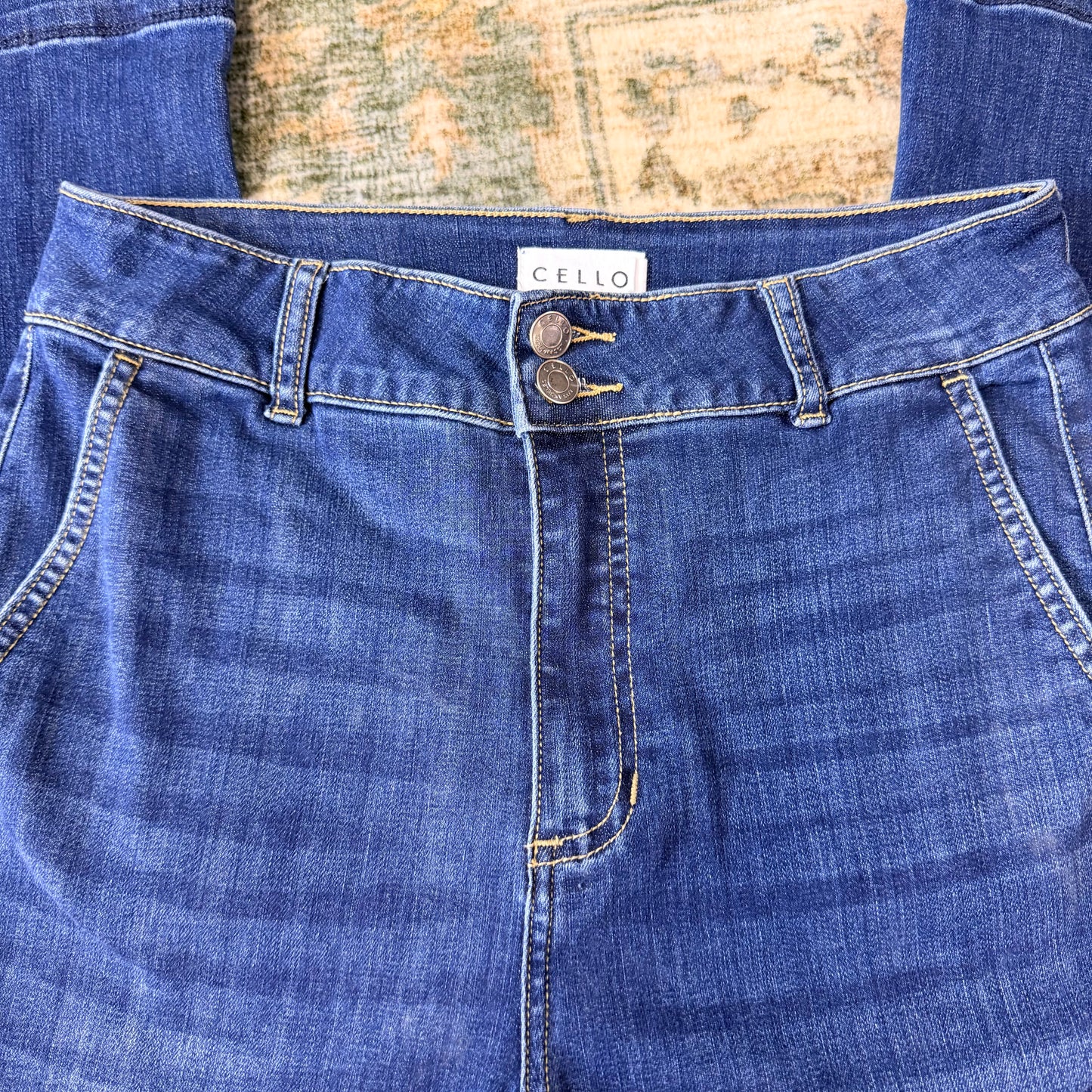 Cello bootcut size 11 w/ some stretch