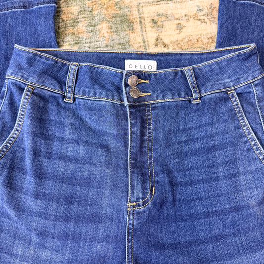 Cello bootcut size 11 w/ some stretch