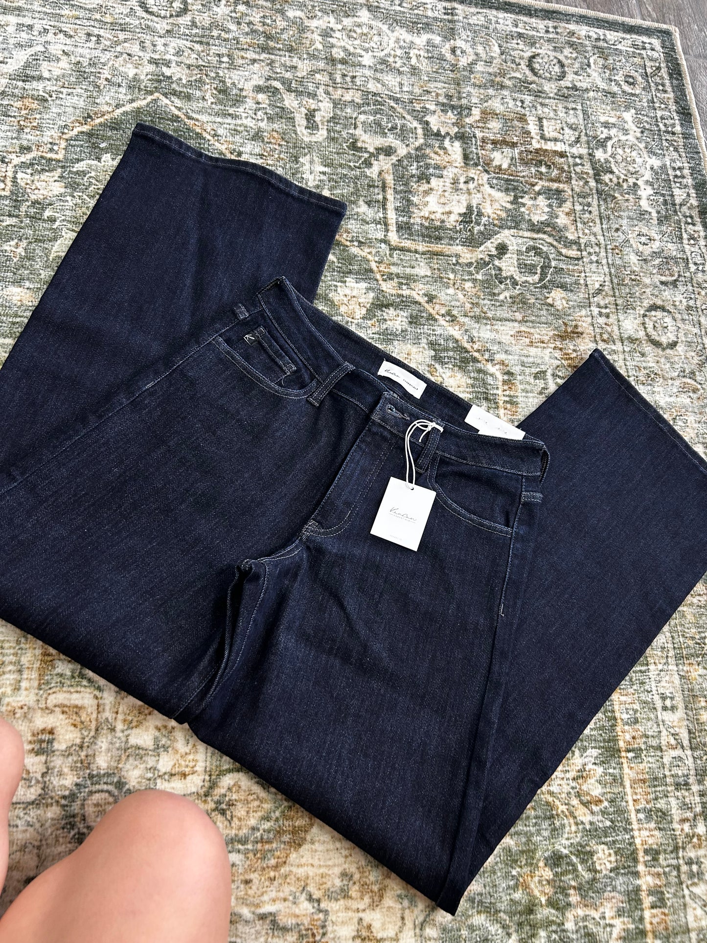 Kancan essential wide leg 5/26 31" long NWT