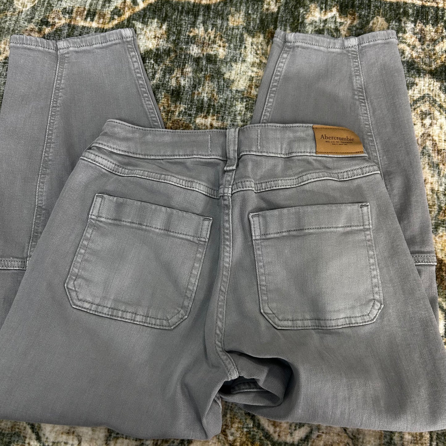 Kids Abercrombie 9/10 ballon high rise jeans - have stretch, no flaws